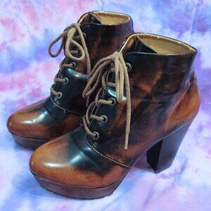 Rouge Chunky Heel Lace Up Ankle Booties: 6.5